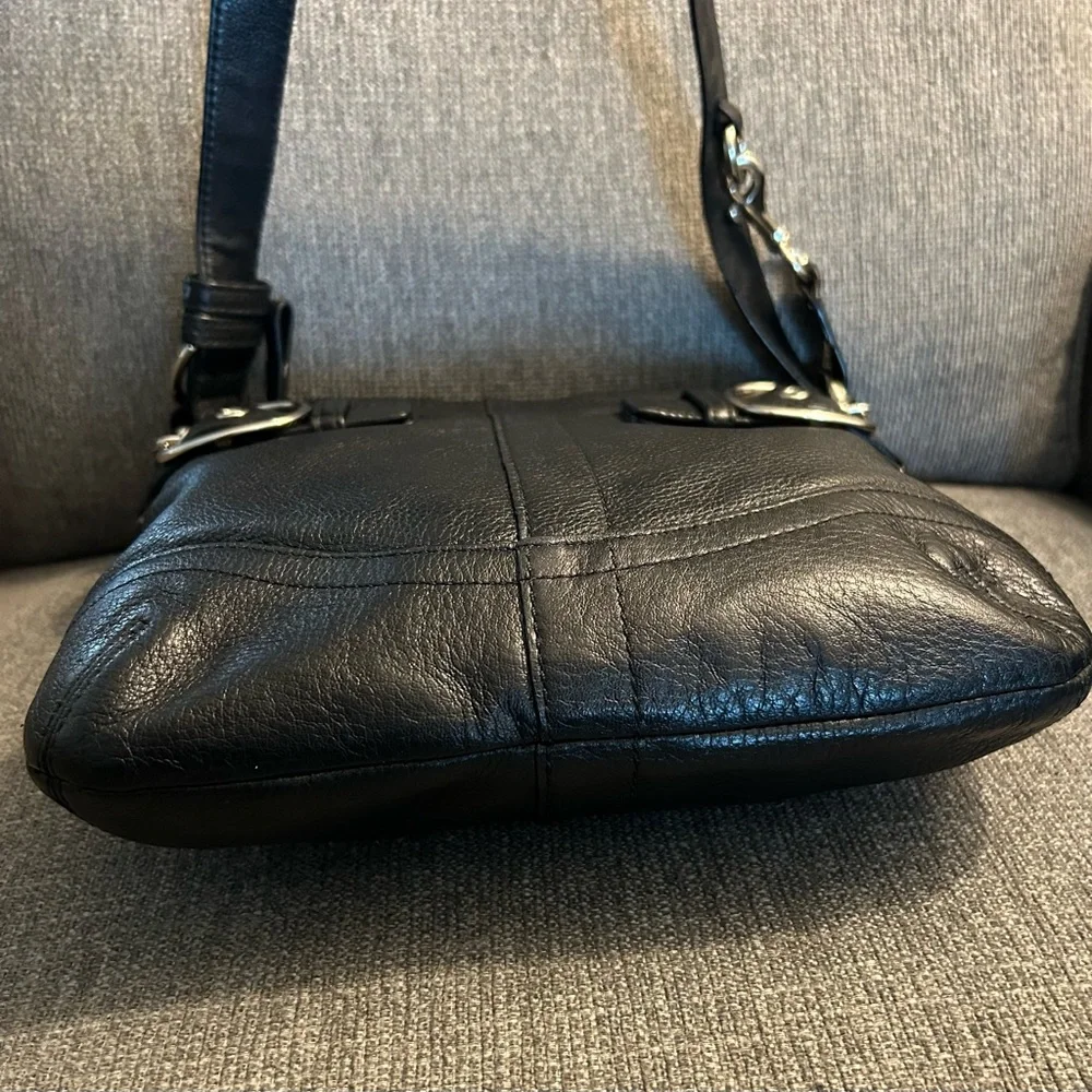 Coach Soho Black Leather Shoulder Convertible Strap Bag with Silver Hardware